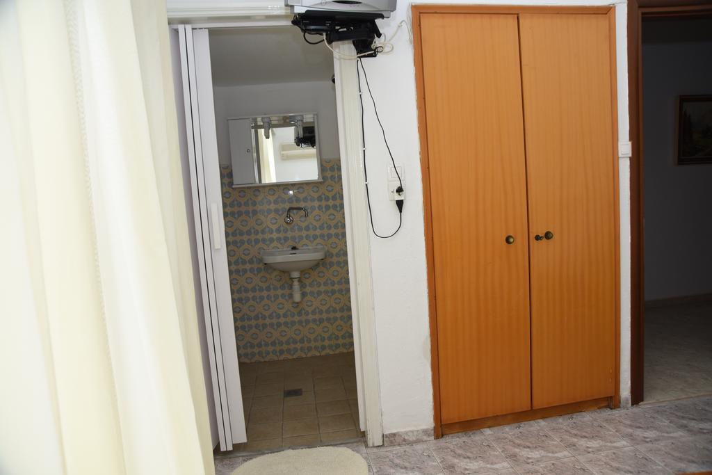 Anestis Chatzimihail Rooms Kamariotissa エクステリア 写真